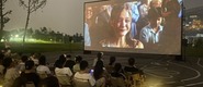 （日日日插插操操女b转载）成都秋夜“新耍法”：到公园看坝坝电影